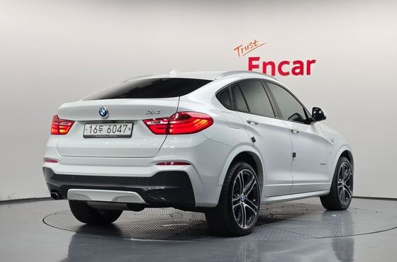 BMW X4 xDrive20d M Sport — пробег 76 060 км — фото 2 из 5