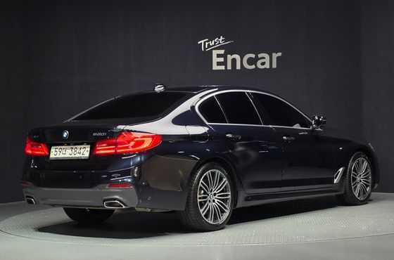 BMW 5-Series 530i xDrive M Sport Package Plus — пробег 139 848 км — фото 2 из 5