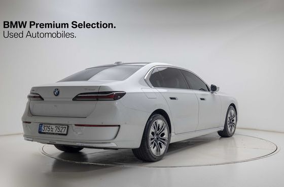 BMW 7-Series 740d xDrive Design Pure Excellence — пробег 94 820 км — фото 2 из 5