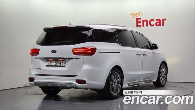 Kia Carnival из Кореи Encar