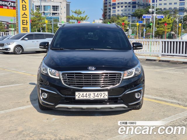 Kia Carnival 9-seater Luxury — пробег 173 472 км — фото 2 из 5
