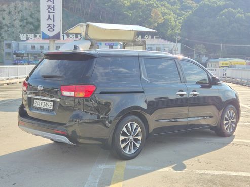 Kia Carnival 9-seater Luxury — пробег 173 472 км — фото 3 из 5