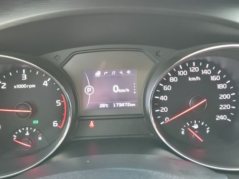 Kia Carnival 9-seater Luxury — пробег 173 472 км — фото 5 из 5