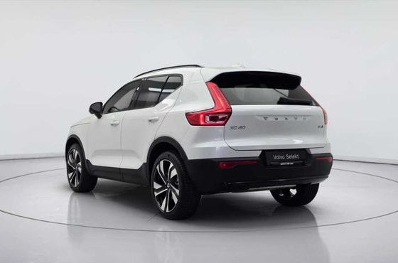 Volvo XC40 B4 Ultra Dark — пробег 716 км — фото 4 из 5