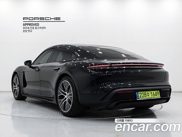 Porsche Taycan GTS — пробег 31 500 км — фото 2 из 5