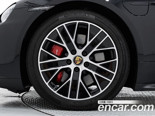 Porsche Taycan GTS — пробег 31 500 км — фото 5 из 5