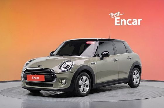 Mini Cooper 5Door Standard 3rd — пробег 84 803 км — фото 1 из 5