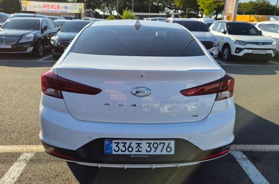 Hyundai AVANTE 1.6 Smart — пробег 117 000 км — фото 2 из 5