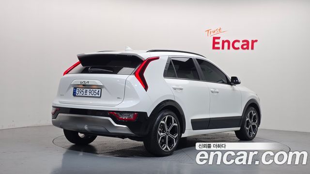 Kia Niro Signature — пробег 61 869 км — фото 2 из 5