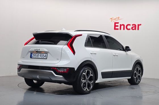 Kia Niro Signature — пробег 61 869 км — фото 2 из 5