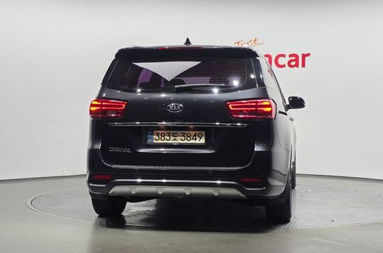 Kia Carnival 9-Seater Noblesse — пробег 107 997 км — фото 4 из 5