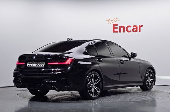 BMW 3-Series 330i M Sport — пробег 92 838 км — фото 2 из 5