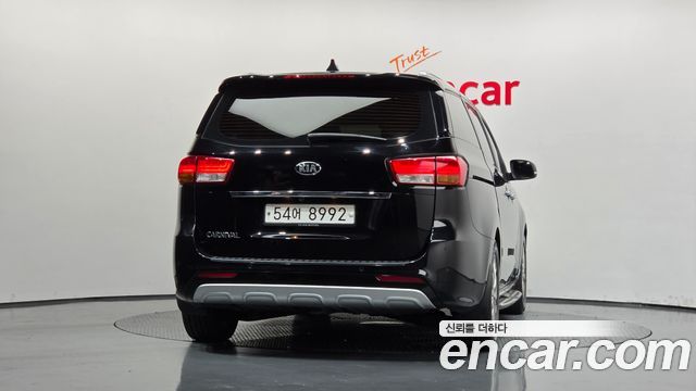 Kia Carnival 9-seater Prestige — пробег 130 454 км — фото 4 из 5