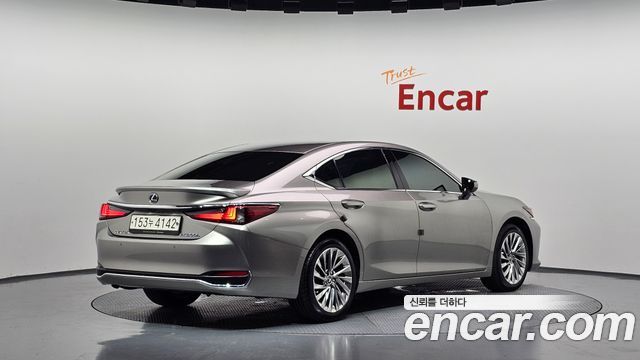 Lexus ES Executive — пробег 69 038 км — фото 2 из 5