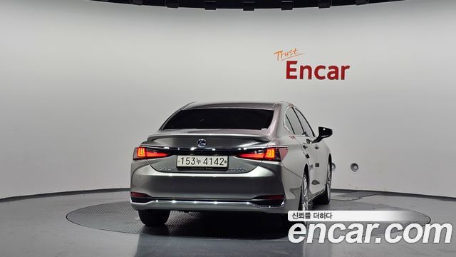 Lexus ES Executive — пробег 69 038 км — фото 4 из 5