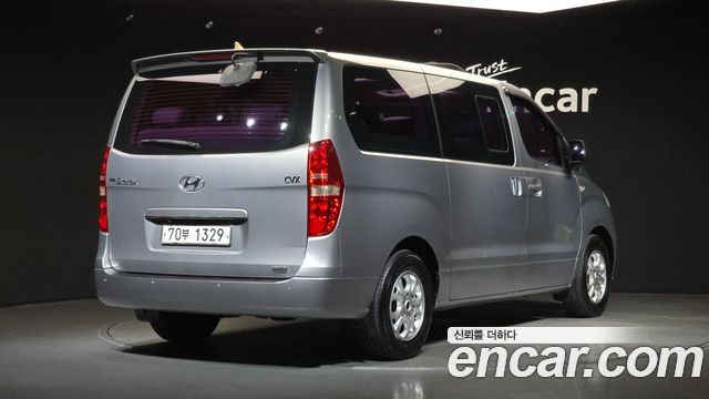 Hyundai Starex 12-Seater Wagon CVX Premium — пробег 228 584 км — фото 2 из 5