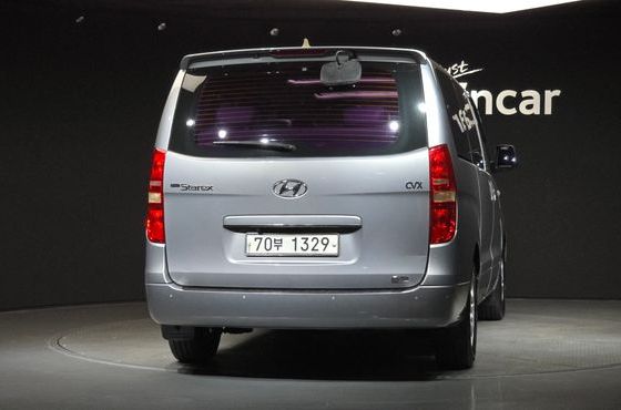 Hyundai Starex 12-Seater Wagon CVX Premium — пробег 228 584 км — фото 4 из 5