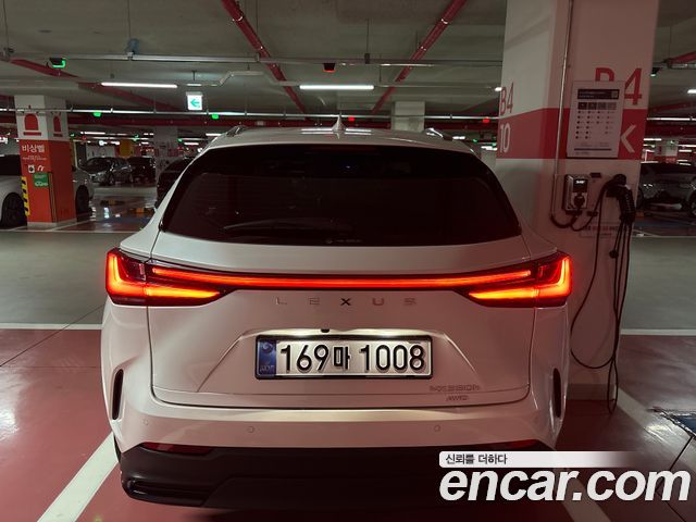Lexus NX Premium — пробег 14 000 км — фото 4 из 5