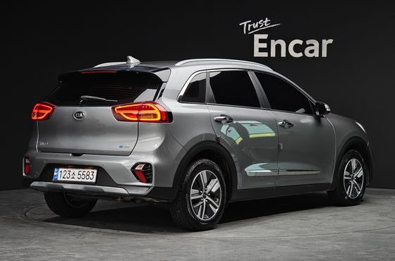 Kia Niro 1.6 HEV Prestige — пробег 127 190 км — фото 2 из 5