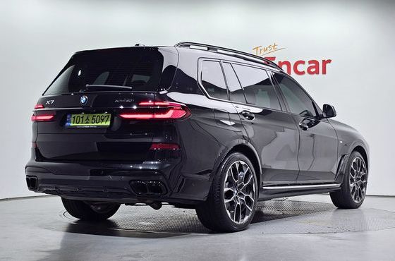BMW X7 xDrive 40i M Sport 7STR — пробег 36 531 км — фото 2 из 5
