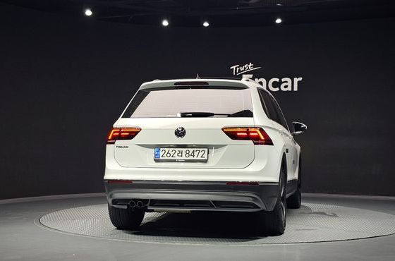 Volkswagen Tiguan 2.0 TDI Prestige — пробег 90 738 км — фото 4 из 5