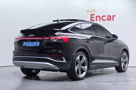 Audi Q4 e-tron 45 Premium Sportback — пробег 1 479 км — фото 2 из 5