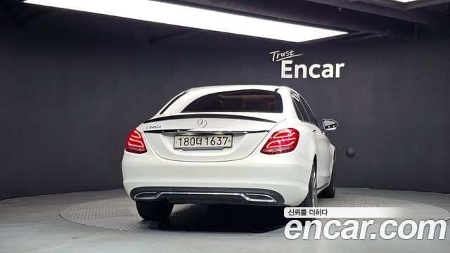 Mercedes-Benz C-Class C220 d Avantgarde — пробег 150 051 км — фото 4 из 5