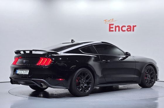 Ford Mustang Coupe — пробег 49 982 км — фото 2 из 5