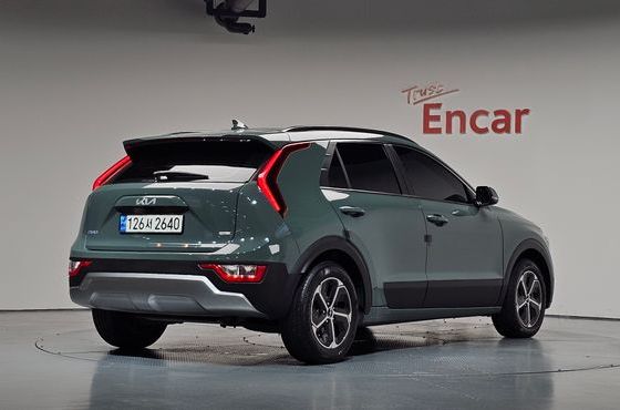 Kia Niro Prestige — пробег 90 399 км — фото 2 из 5