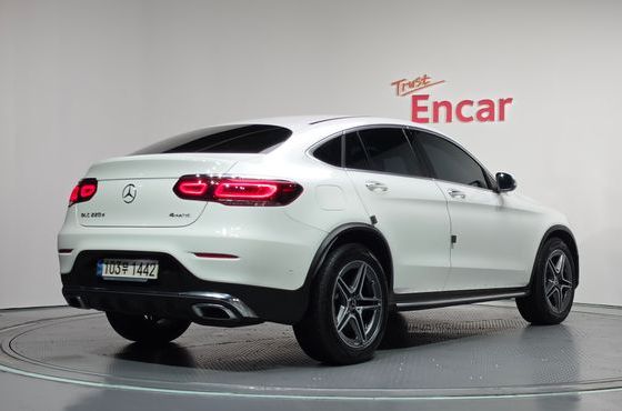 Mercedes-Benz GLC-Class GLC220 d 4MATIC Coupe — пробег 72 257 км — фото 2 из 5