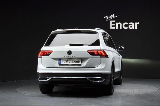 Volkswagen Tiguan 2.0 TDI Premium — пробег 63 844 км — фото 4 из 5