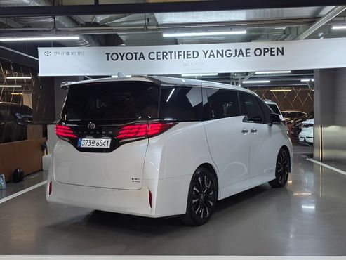 Toyota Alphard 2.5 HEV Premium AWD — пробег 2 403 км — фото 2 из 5