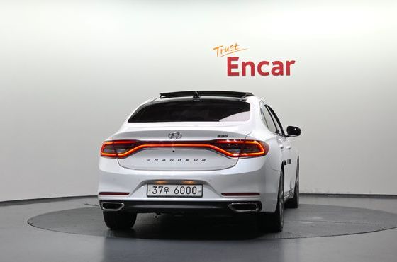 Hyundai Grandeur 2.2 Diesel Premium Special — пробег 76 839 км — фото 4 из 5