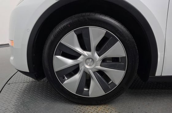 Tesla Model Y Long Range AWD — пробег 65 815 км — фото 5 из 5