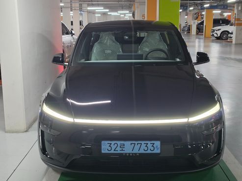 Tesla Model Y Premium RWD — пробег 31 км — фото 3 из 5