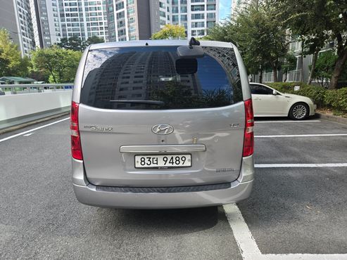 Hyundai Starex 5-Seater VAN CVX Luxury — пробег 213 473 км — фото 4 из 5