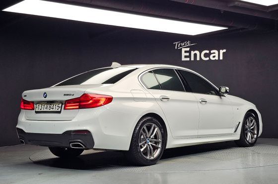 BMW 5-Series 520d xDrive M Sport Package — пробег 135 909 км — фото 2 из 5