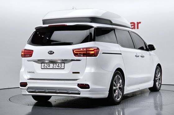 Kia Carnival Gasoline 7-Seater Hi-Limousine President — пробег 47 445 км — фото 2 из 5