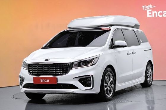 Kia Carnival Gasoline 7-Seater Hi-Limousine President — пробег 47 445 км — фото 1 из 5