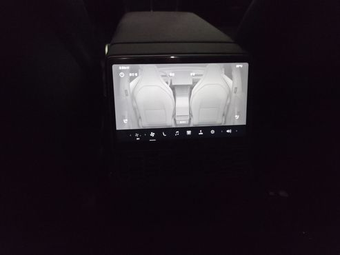 Tesla Model Y L Long Range AWD — пробег 1 758 км — фото 5 из 5