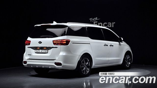 Kia Carnival 9-Seater Prstige — пробег 136 300 км — фото 2 из 5