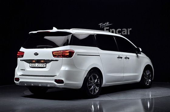 Kia Carnival 9-Seater Prstige — пробег 136 300 км — фото 2 из 5