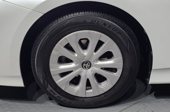 Toyota Prius 1.8 — пробег 43 806 км — фото 5 из 5