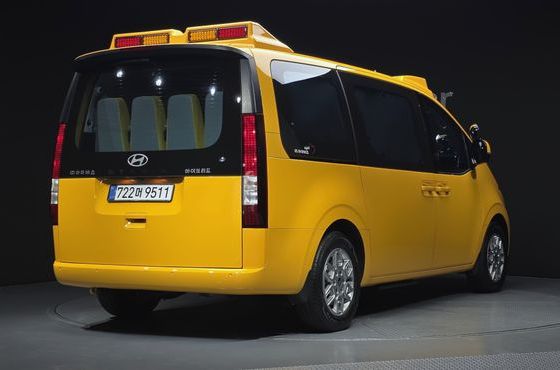 Hyundai Staria HEV 1.6T Kinder Safety Car 15-Seater — пробег 11 403 км — фото 2 из 5