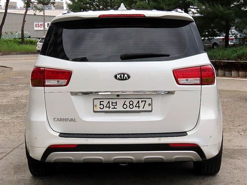 Kia Carnival 9-seater Luxury — пробег 80 026 км — фото 4 из 5