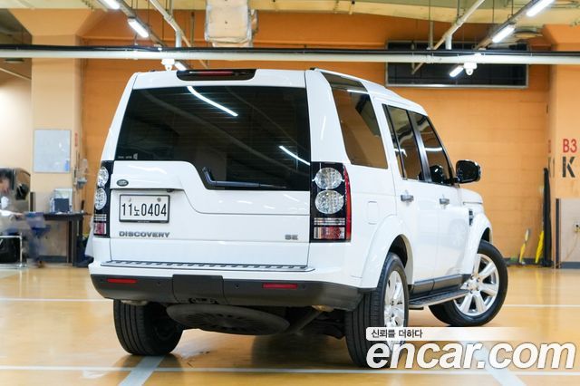 Land Rover Discovery 3.0 SDV6 SE — пробег 143 000 км — фото 2 из 5