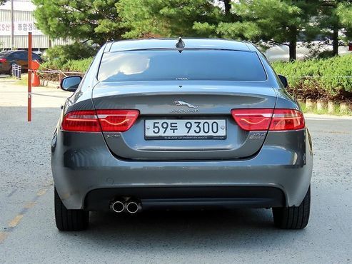 Jaguar XE 20d Portfolio AWD — пробег 53 462 км — фото 4 из 5