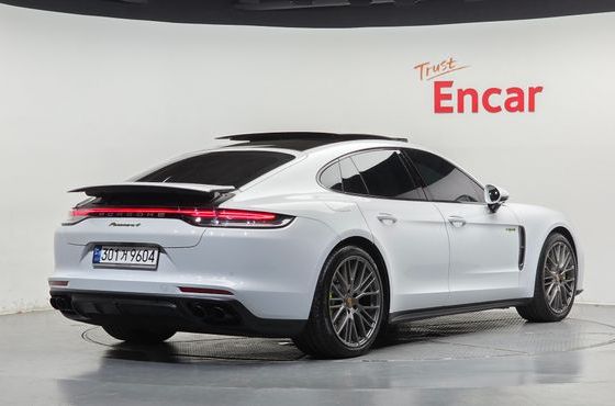 Porsche Panamera 2.9 AWD E-Hybrid Platinum Edition — пробег 18 379 км — фото 2 из 5