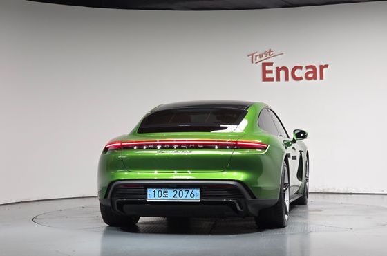 Porsche Taycan Turbo S — пробег 27 457 км — фото 4 из 5