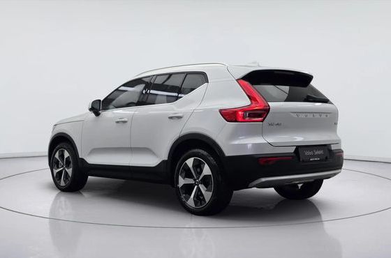 Volvo XC40 B4 Ultra Bright — пробег 9 622 км — фото 2 из 5